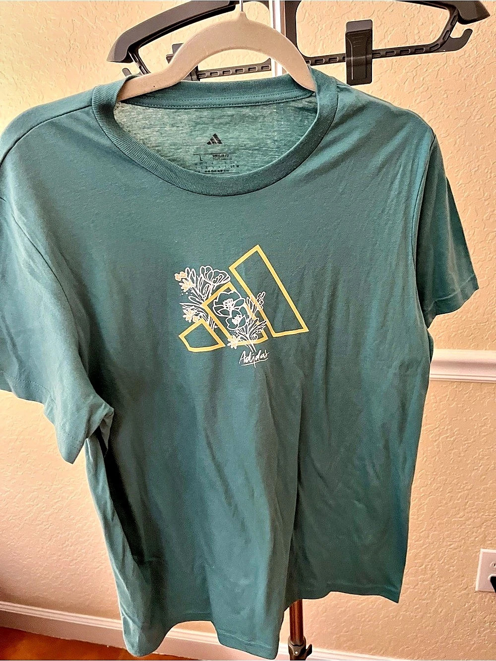Adidas W Flower Logo T Graphic T-Shirt Green & Yellow Large